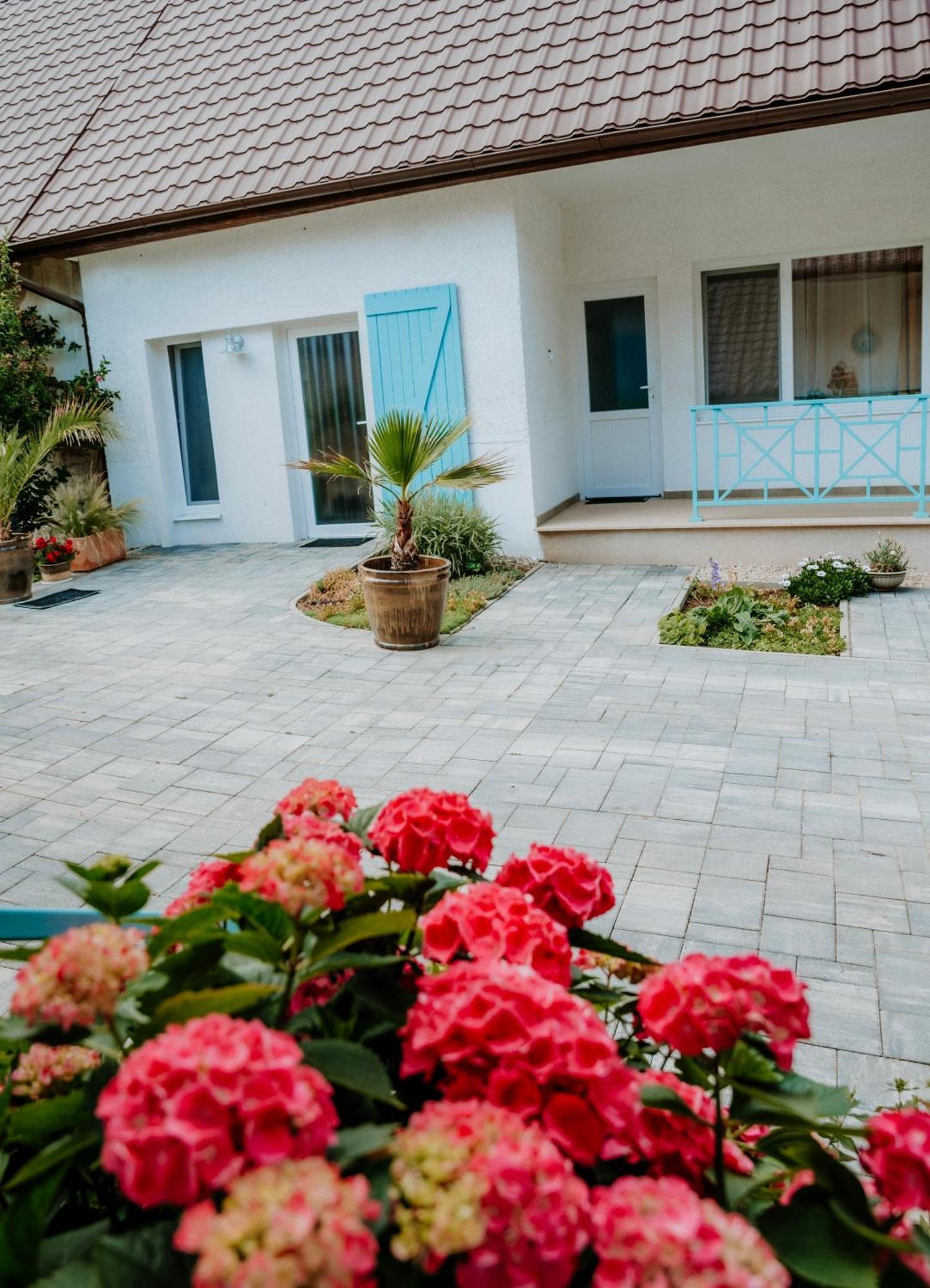 Ako Doma Hotel Poltar Exterior foto